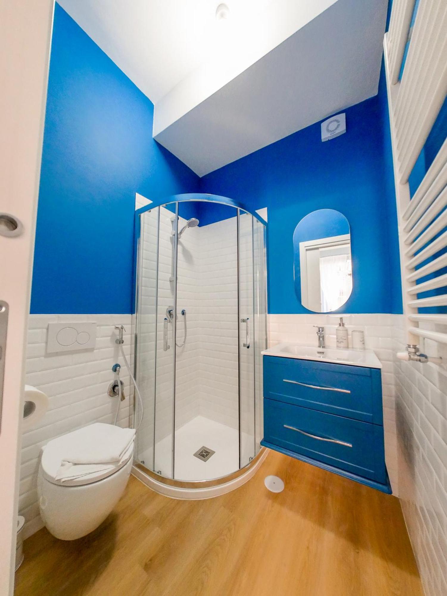 Chic Modern 2-Bedroom Near Metro Рим Экстерьер фото